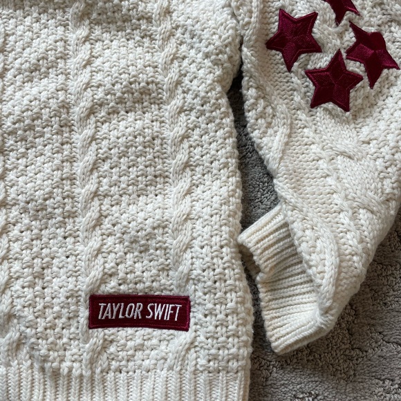 Taylor Swift Official Cardigan Red & TTPD - Picture 6 of 9
